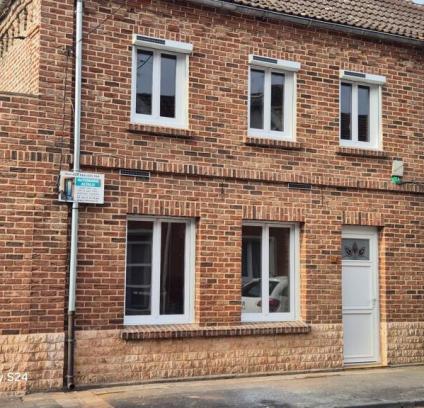 Porte d'entrée PVC, fenêtres PVC  blanc et volets solaires alu à Meurchin