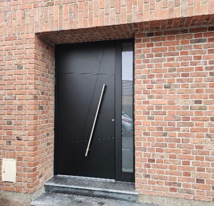 Porte d'entrée en aluminium Kompotherm E-386R – Élégance et Durabilité
