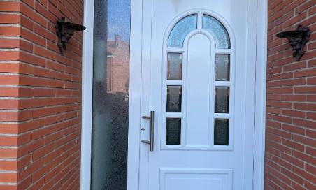 Porte d'entrée Aluminium blanche 96mm sécurisée – Installation à Oignies