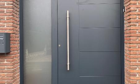 Porte d’entrée gris anthracite RAL 7016 96mm sécurisée et élégante à Wattignies