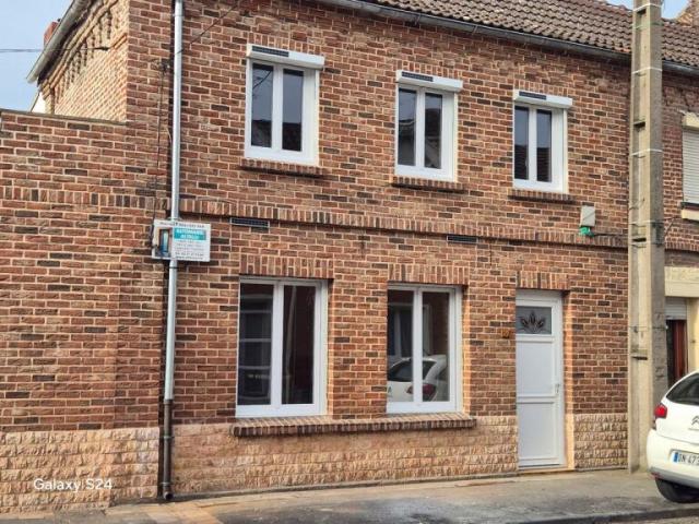 Porte d'entrée PVC, fenêtres PVC  blanc et volets solaires alu à Meurchin